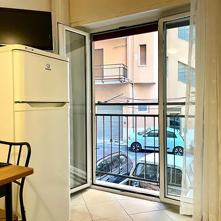 Apartment 150 Metri Dal Mare Bilocale Con Wi-fi In Centro. Loano