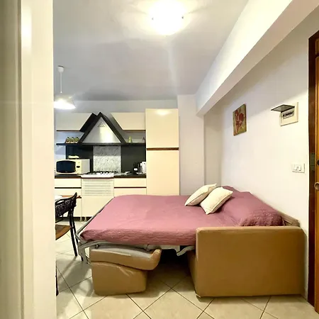 150 Metri Dal Mare Bilocale Con Wi-fi In Centro. Apartment Loano