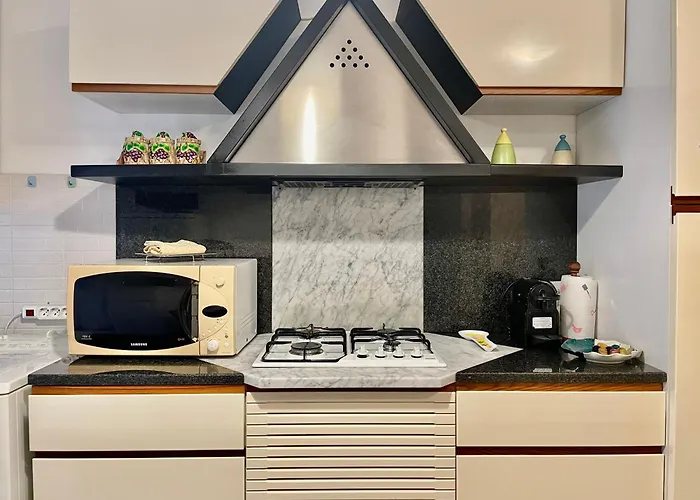 Apartamento 150 Metri Dal Mare Bilocale Con Wi-fi In Centro. Loano